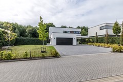 Koningskaars 20, 6418 PR Heerlen - 13 - Voortuin met jonge aanplant.jpg